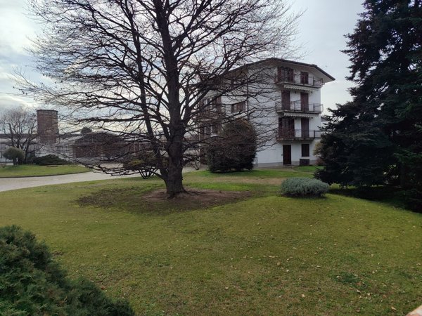 appartamento in vendita a Carugo