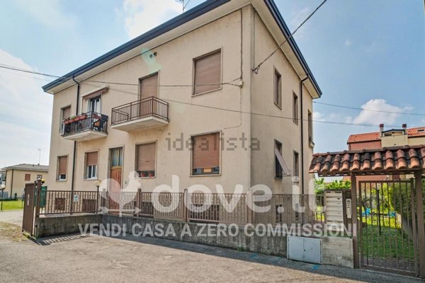 appartamento in vendita a Carugo