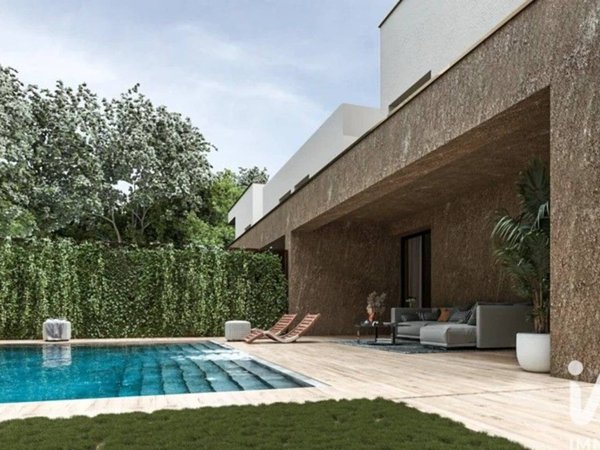 casa indipendente in vendita a Carugo