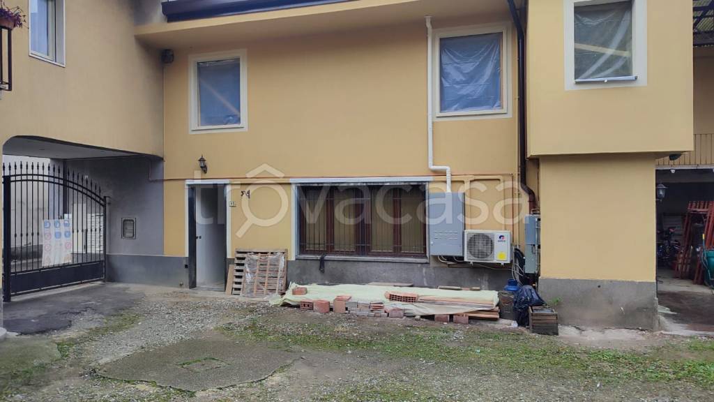 appartamento in vendita a Carugo