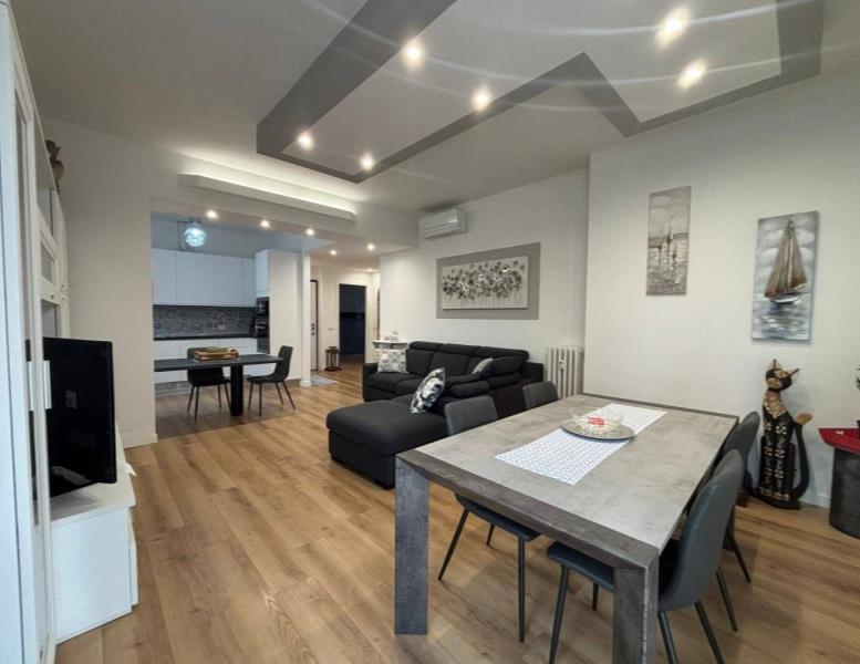 appartamento in vendita a Carugo