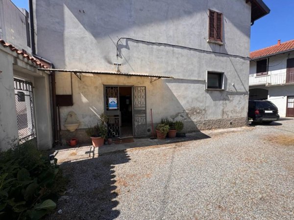 appartamento in vendita a Carugo