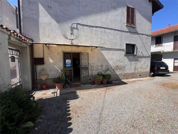 appartamento in vendita a Carugo