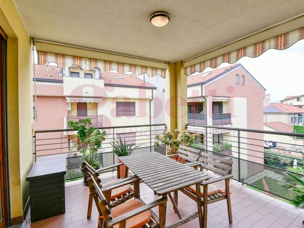 appartamento in vendita a Carugo