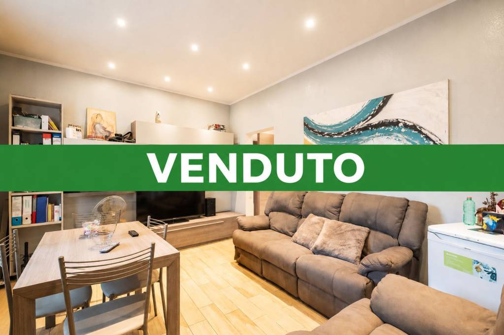 appartamento in vendita a Carugo