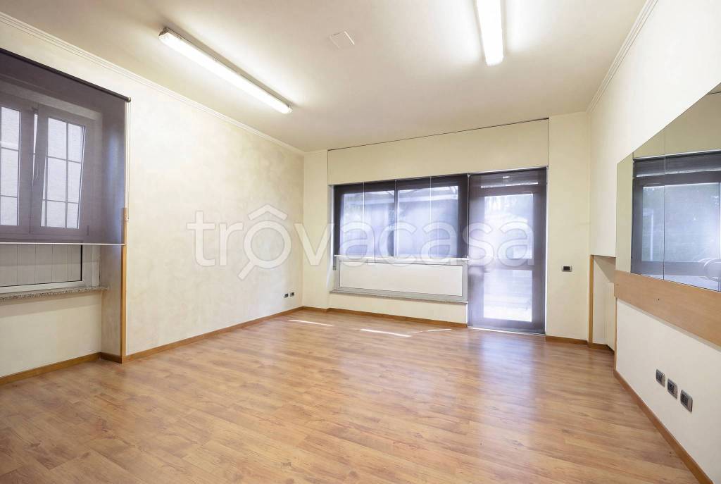 appartamento in vendita a Carugo