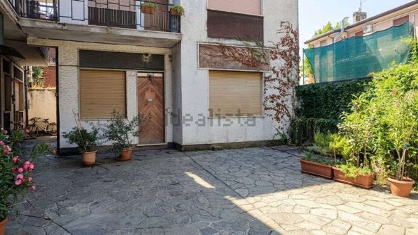 appartamento in vendita a Carugo