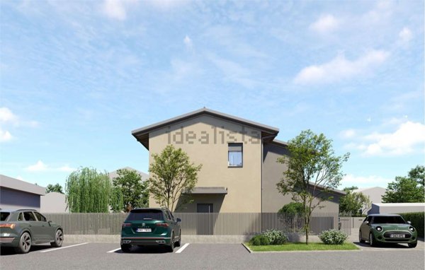 casa indipendente in vendita a Carugo