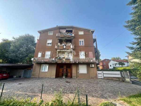 appartamento in vendita a Carugo
