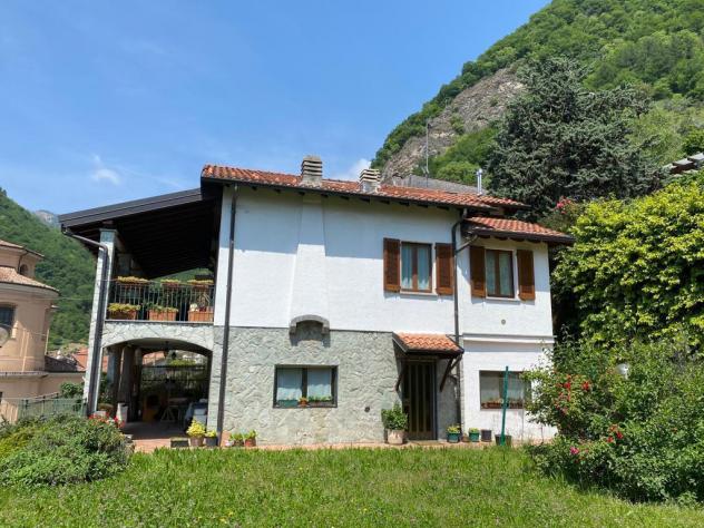 casa indipendente in vendita a Caslino d'Erba