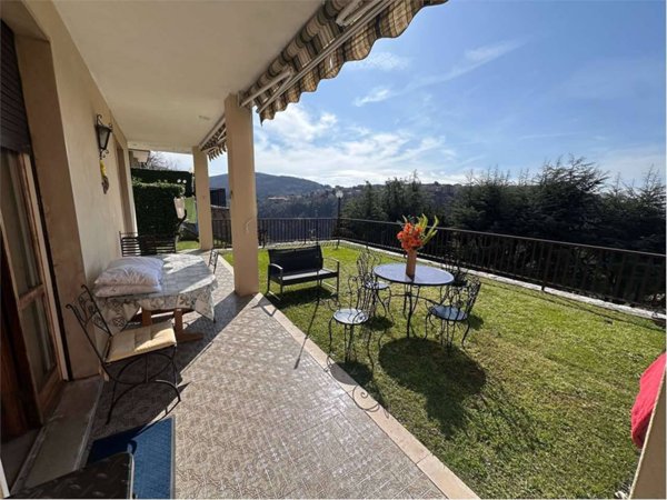 casa indipendente in vendita a Caslino d'Erba