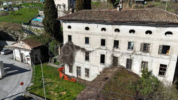 intera palazzina in vendita a Caslino d'Erba