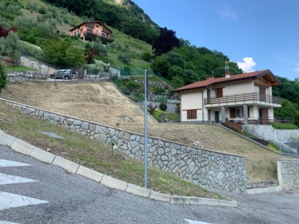 casa indipendente in vendita a Caslino d'Erba