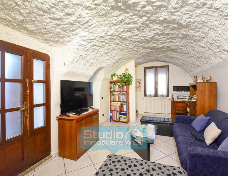 casa indipendente in vendita a Caslino d'Erba
