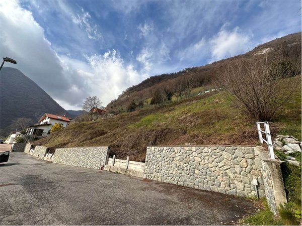 terreno edificabile in vendita a Caslino d'Erba