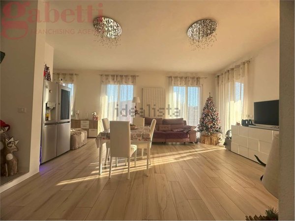 casa indipendente in vendita a Caslino d'Erba