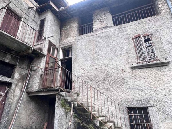 casa indipendente in vendita a Caslino d'Erba