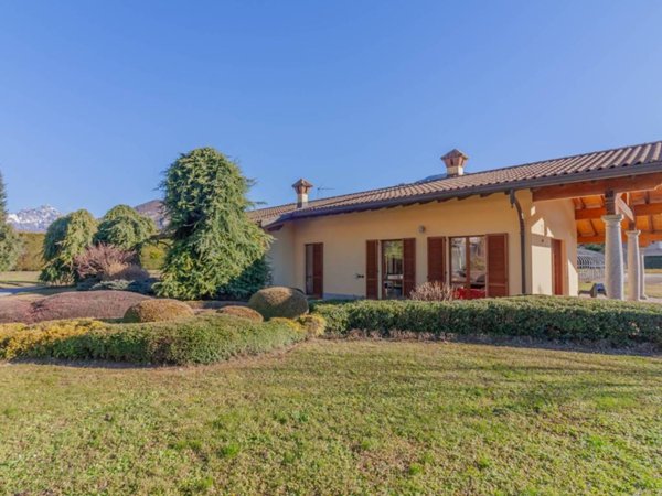 intera palazzina in vendita a Caslino d'Erba