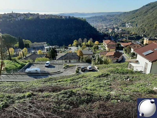 casa indipendente in vendita a Caslino d'Erba