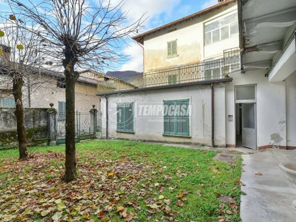 casa indipendente in vendita a Caslino d'Erba