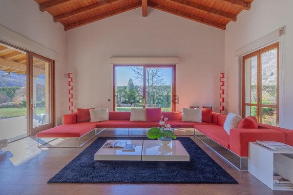 casa indipendente in vendita a Caslino d'Erba