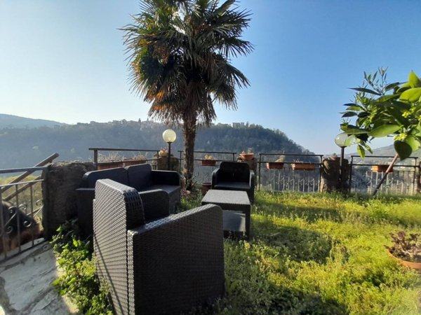 casa indipendente in vendita a Caslino d'Erba