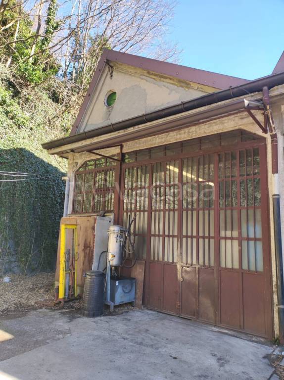 locale commerciale in vendita a Caslino d'Erba