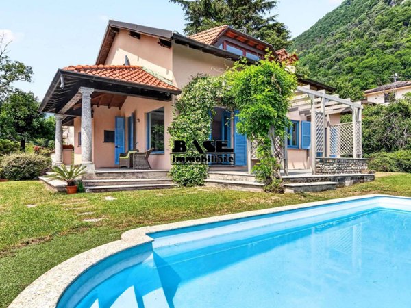 casa indipendente in vendita a Caslino d'Erba
