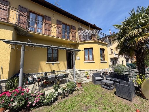 casa indipendente in vendita a Caslino d'Erba