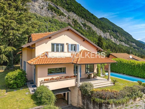 casa indipendente in vendita a Caslino d'Erba