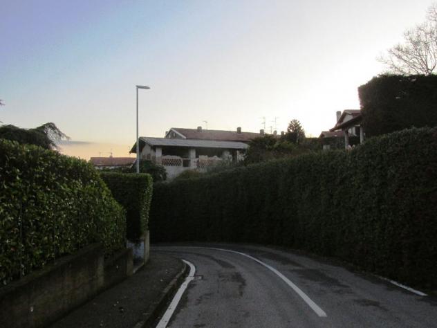 casa indipendente in vendita a Casnate con Bernate