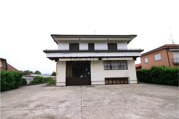 capannone in vendita a Casnate con Bernate