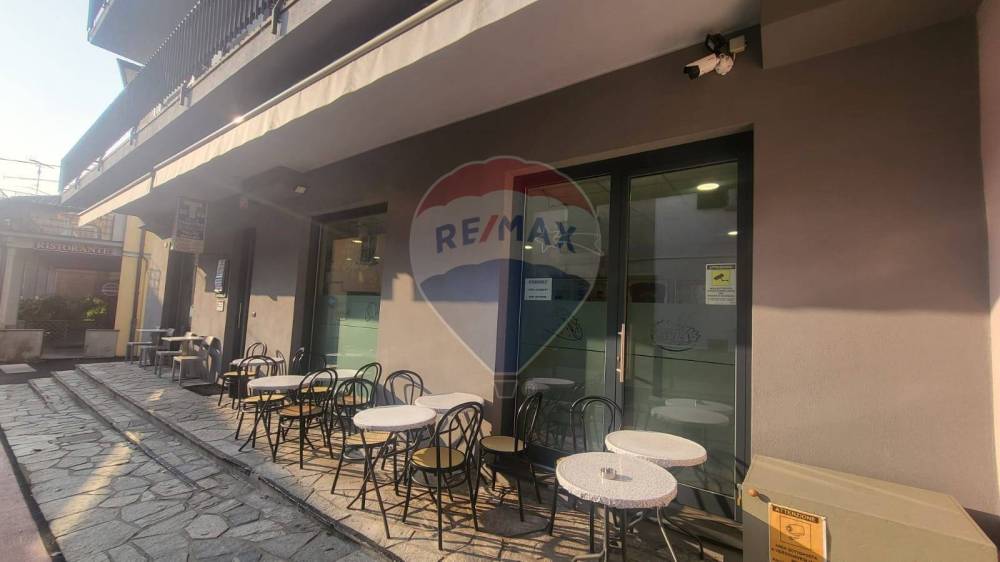 negozio in vendita a Casnate con Bernate