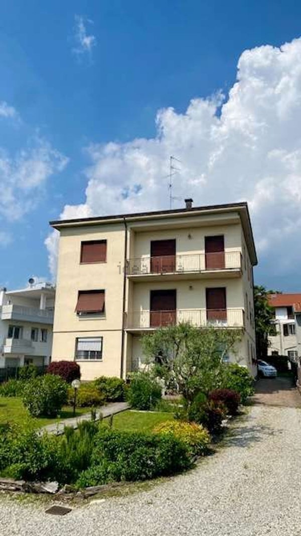 appartamento in vendita a Casnate con Bernate