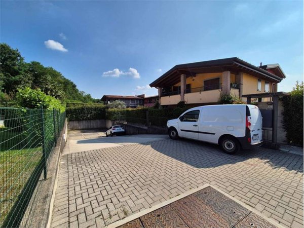 appartamento in vendita a Casnate con Bernate