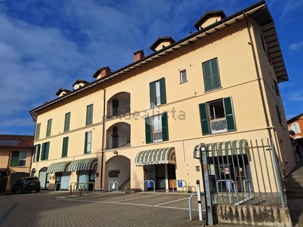 appartamento in vendita a Casnate con Bernate