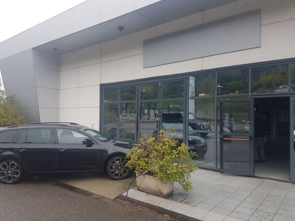 ufficio in vendita a Casnate con Bernate