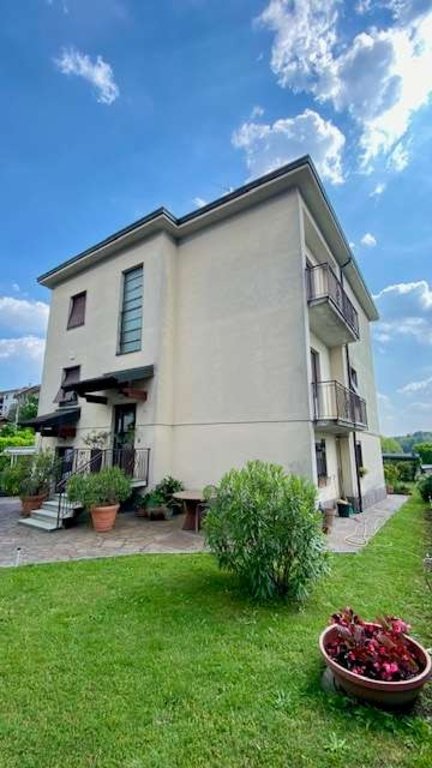 appartamento in vendita a Casnate con Bernate