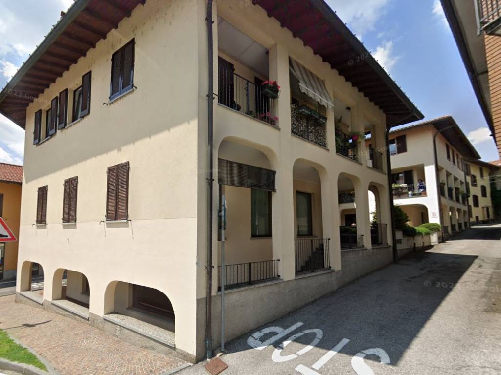 ufficio in vendita a Casnate con Bernate