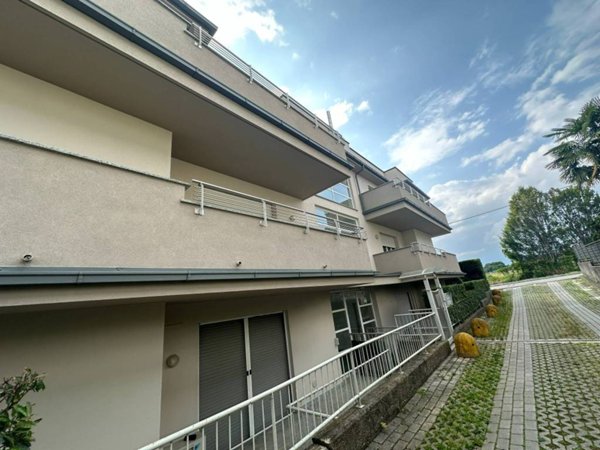appartamento in vendita a Casnate con Bernate