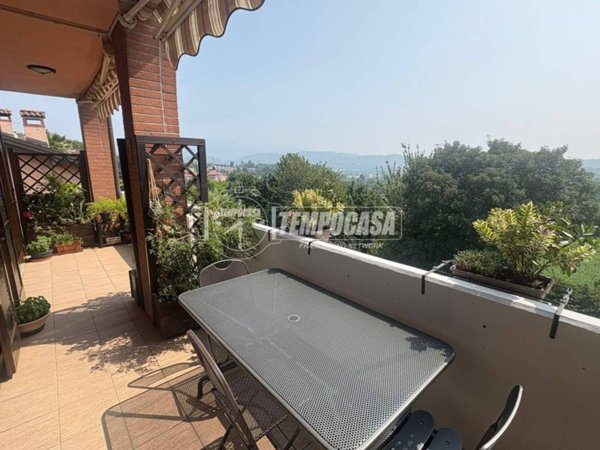 appartamento in vendita a Casnate con Bernate