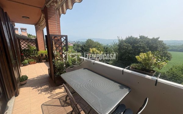 appartamento in vendita a Casnate con Bernate