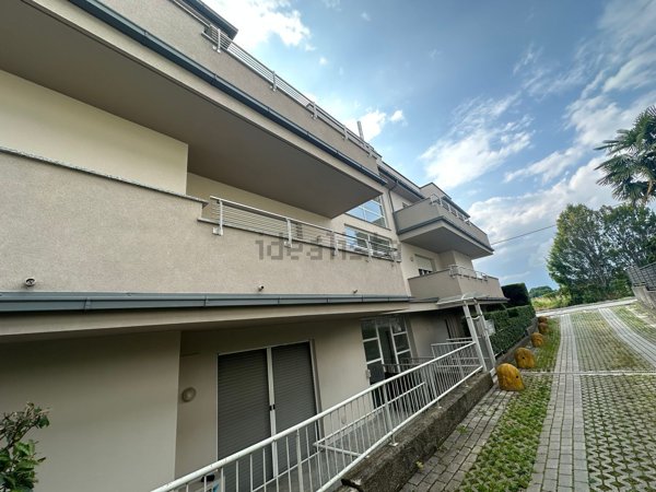 appartamento in vendita a Casnate con Bernate