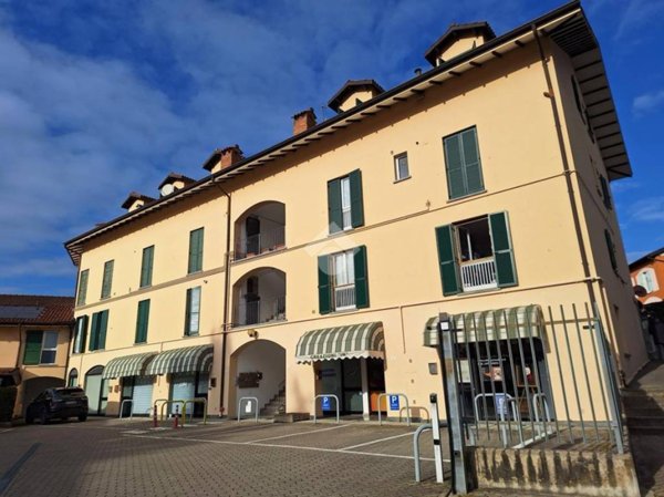 appartamento in vendita a Casnate con Bernate