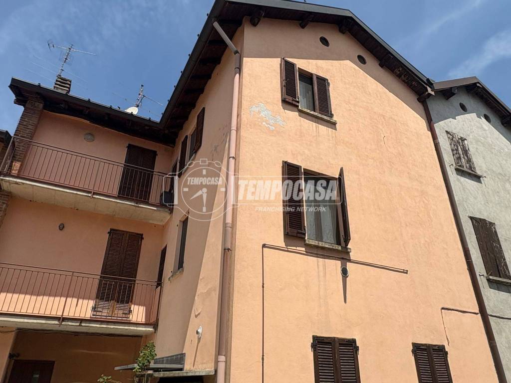 appartamento in vendita a Casnate con Bernate