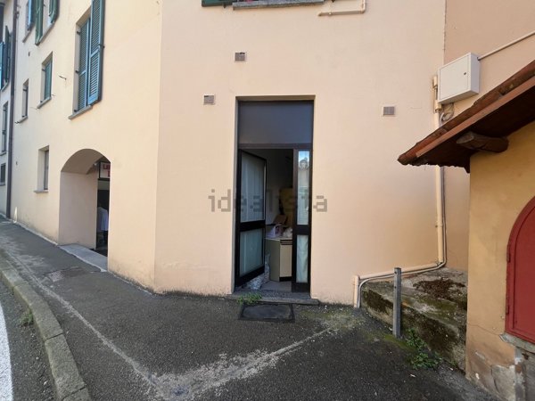 negozio in vendita a Casnate con Bernate