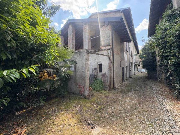 casale in vendita a Casnate con Bernate