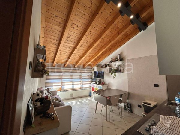 appartamento in vendita a Casnate con Bernate