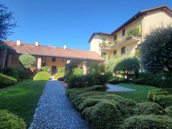 appartamento in vendita a Casnate con Bernate