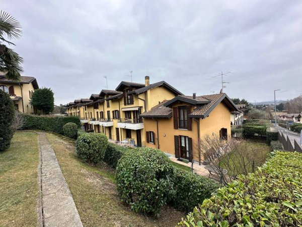 appartamento in vendita a Casnate con Bernate